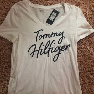 NEW NEVER WORN short sleeve tommy hilfiger tee